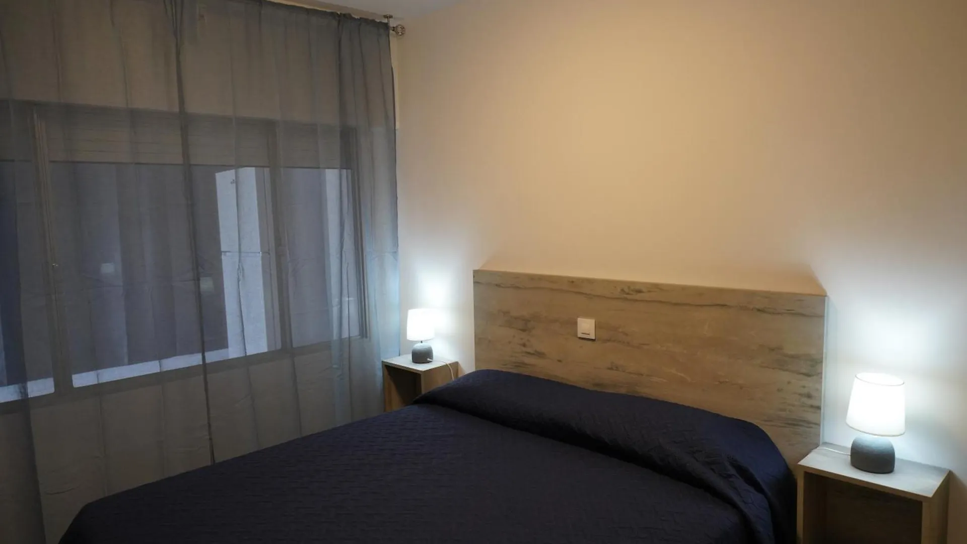 Ferienwohnung Apartamento Frente Al Mar Con Una Amplia Terraza Y Vistas A La Bahia Roses 0*,  Spanien