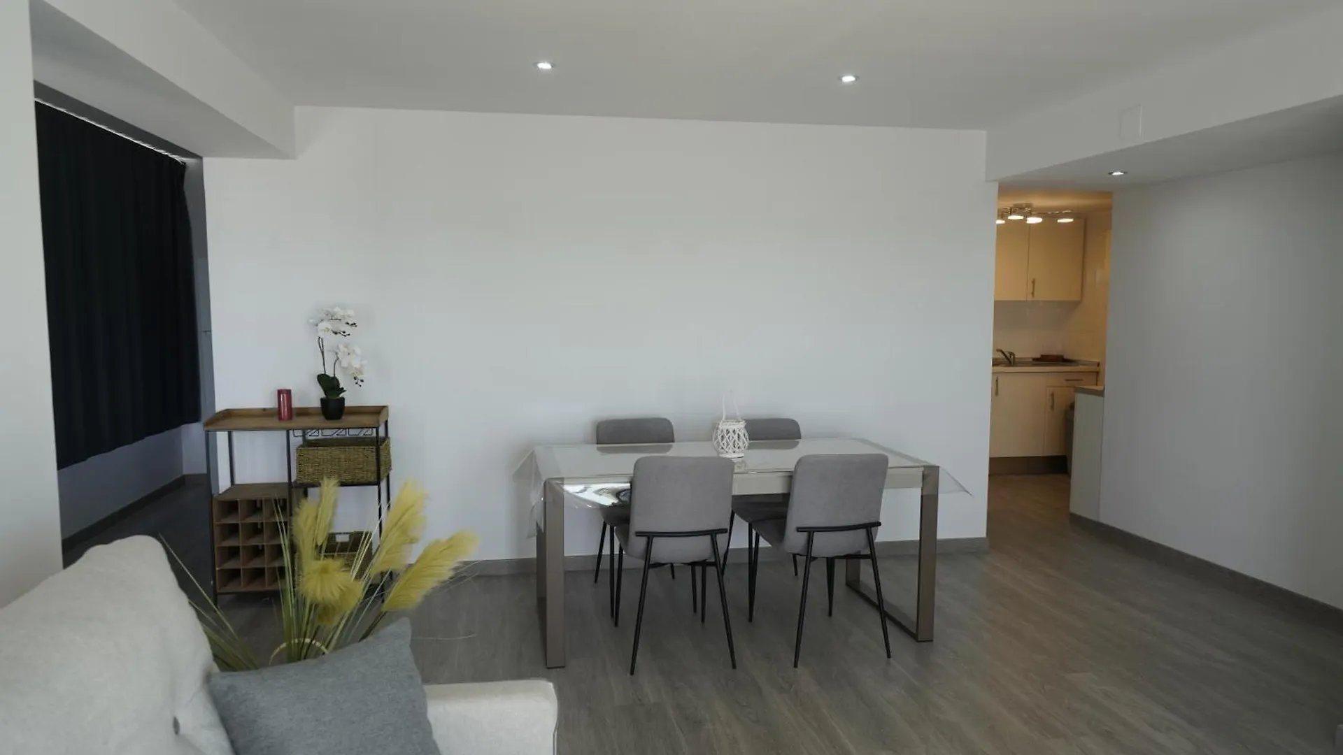 Ferienwohnung Apartamento Frente Al Mar Con Una Amplia Terraza Y Vistas A La Bahia Roses Spanien